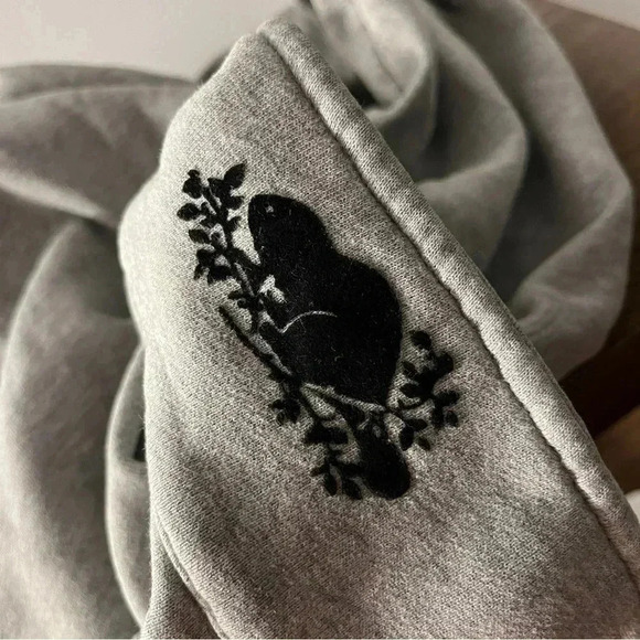 Roots  pullover *stain - Picture 10 of 13